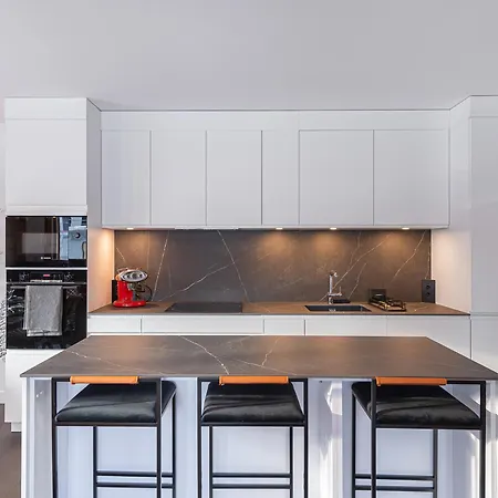 Chic Alpin A Avec Balcon Et Parking Couvert - Fr-1-569-74 Apartment