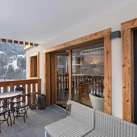 Chic Alpin A Avec Balcon Et Parking Couvert - Fr-1-569-74